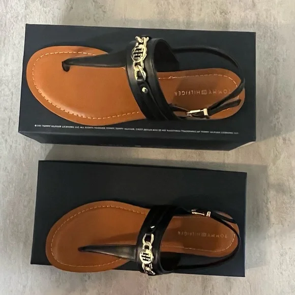 Tommy Hilfiger Black and Tan Sandals Toe Tong Buckle Gold Hardware size 9 - Picture 6 of 8